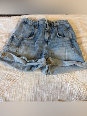 BDG size 28 Light Wash Denim High-Waist Rolled Hem Shorts